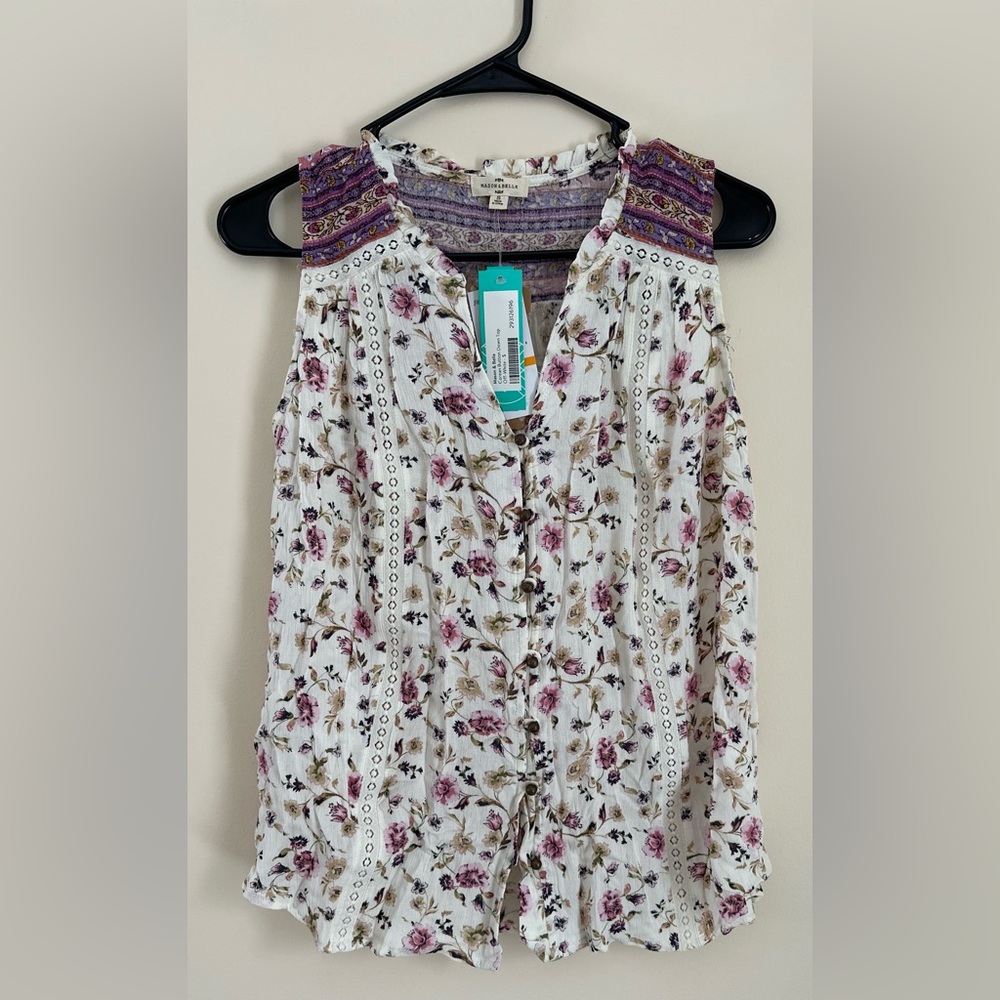 Stitch fix Boho Floral Sleeveless Camisole - White with Pink Floral